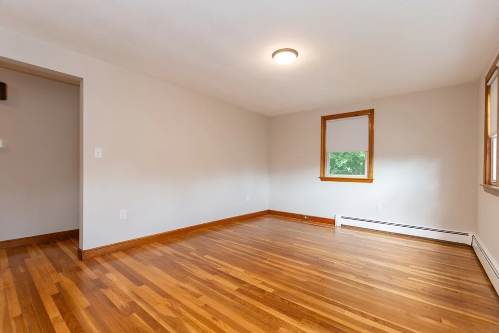 205 Hardy Pond Rd, Waltham