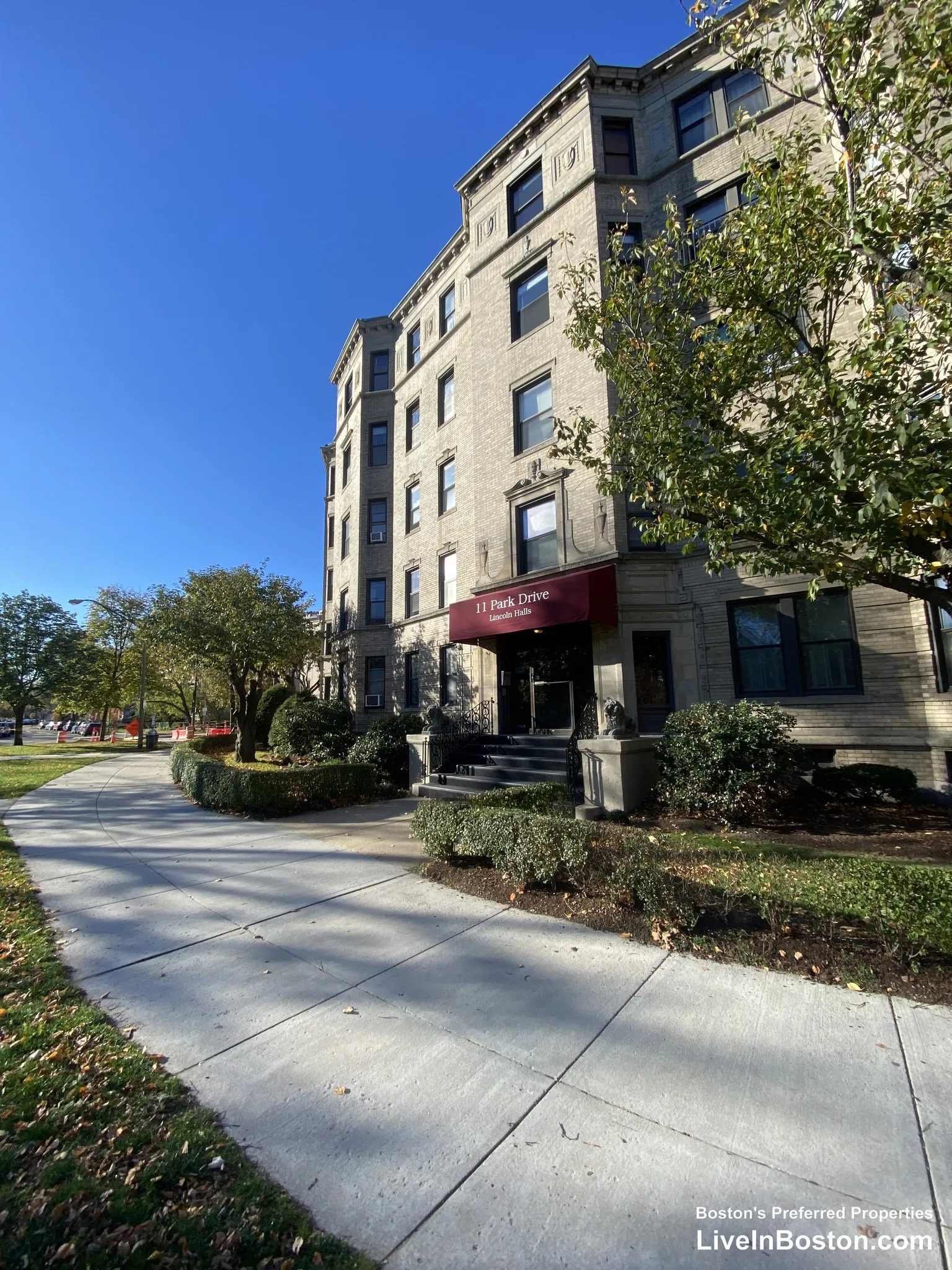 11 Park Dr, Fenway