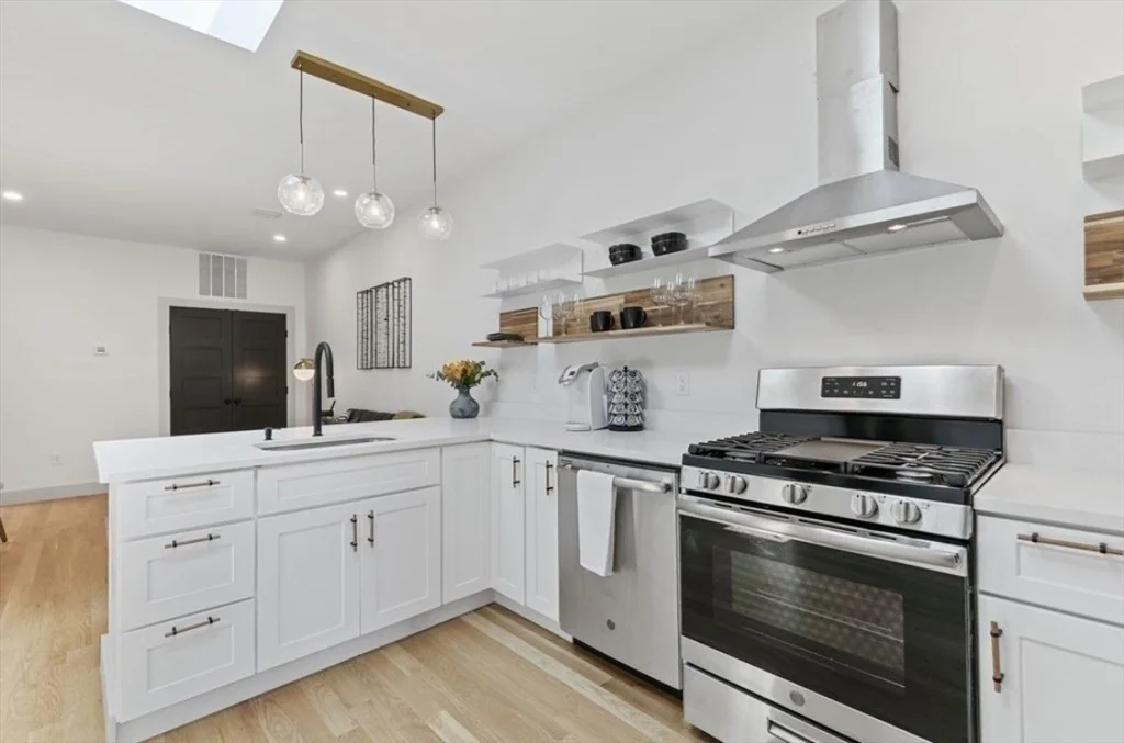 43 Wordsworth St, East Boston