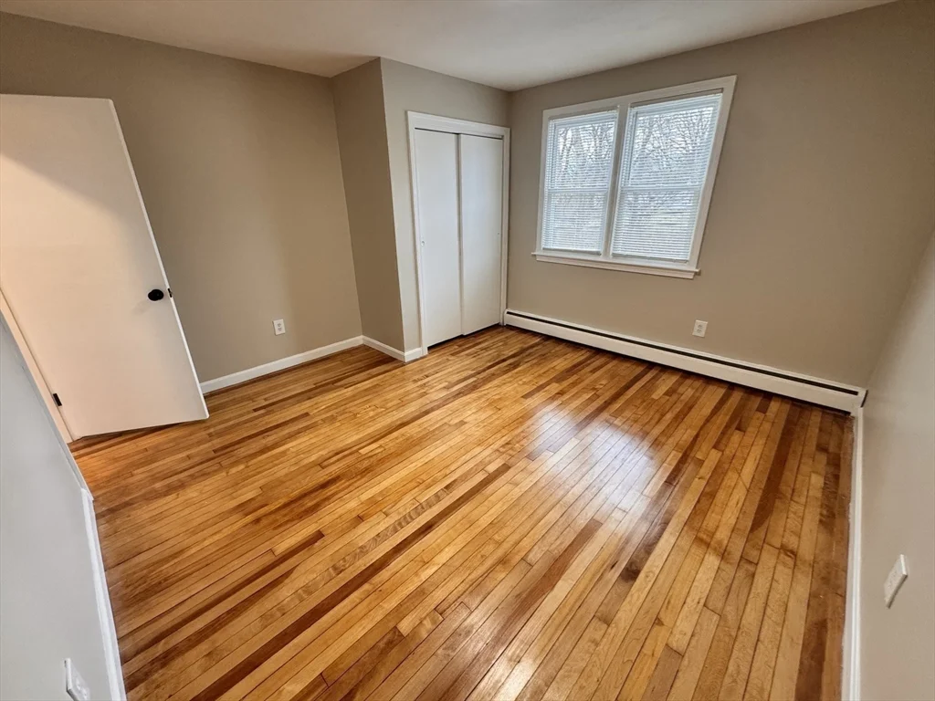34 Gates Ln, Worcester
