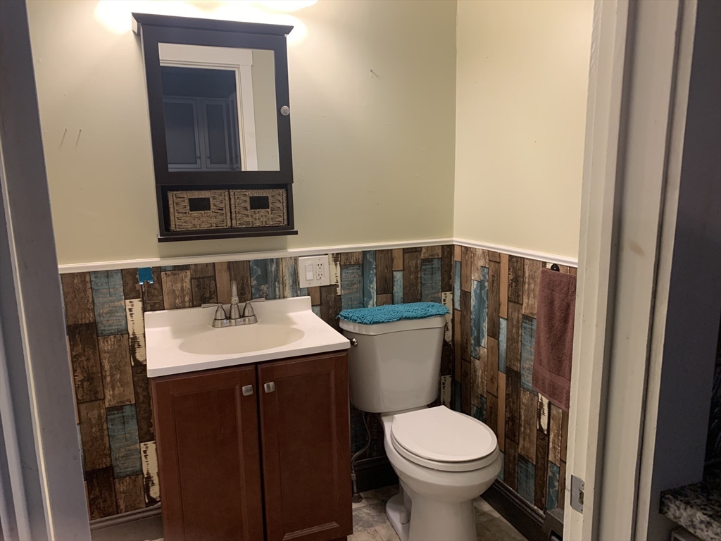 293 Linden St, Fall River