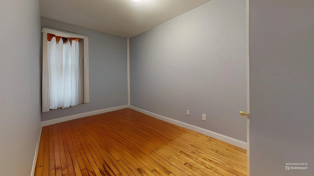 330 1/2 E St, South Boston