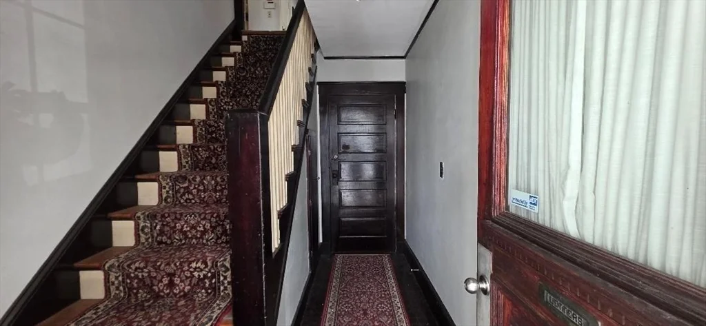 176 Safford, Wollaston