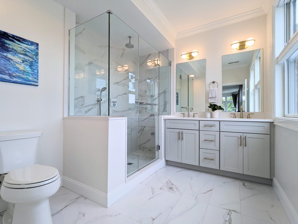 4281 Washington, Roslindale