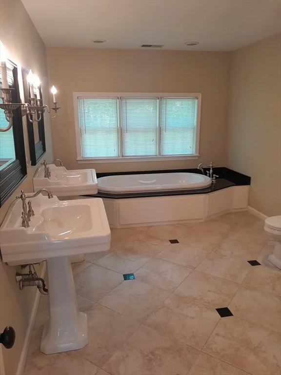 373 Littlefield Ln, Marlborough