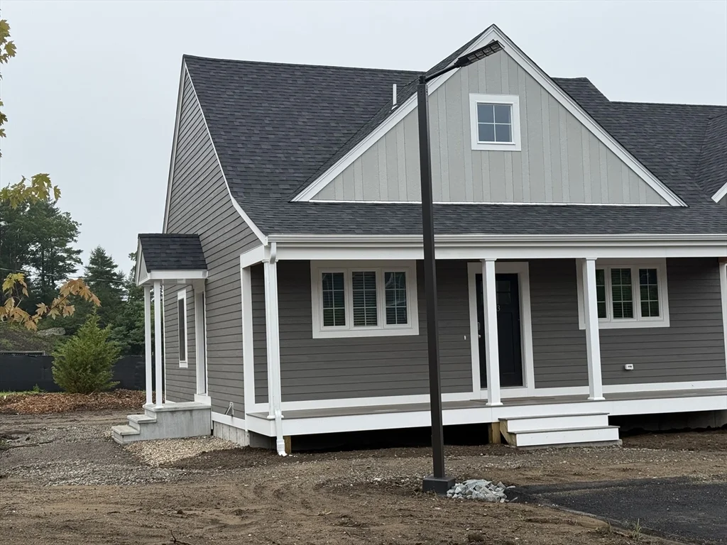 14 Glacier Path, Middleboro