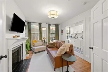 102 Revere, Beacon Hill