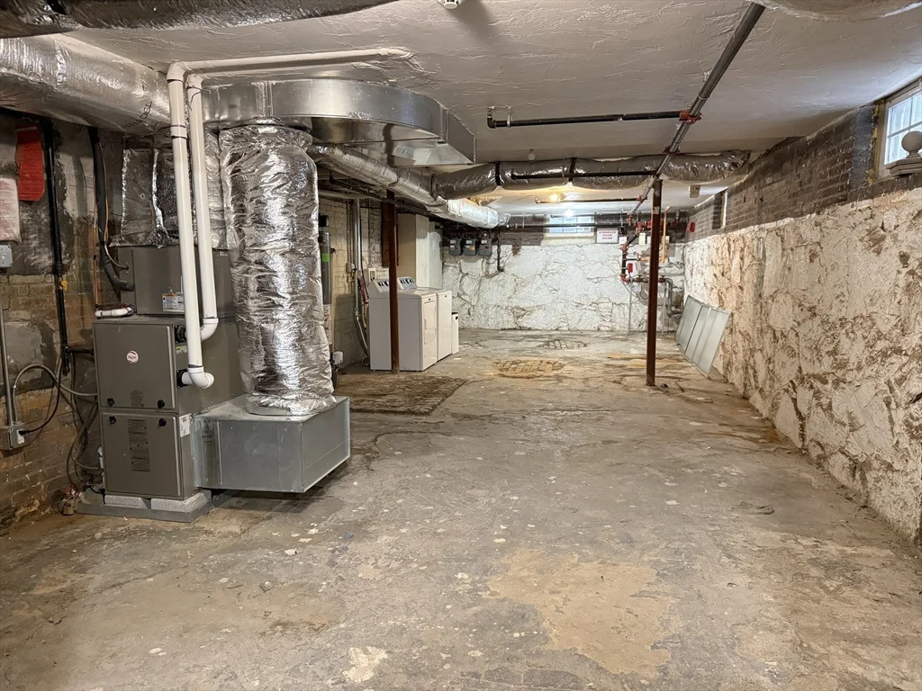 172 Auburn St, Cambridgeport