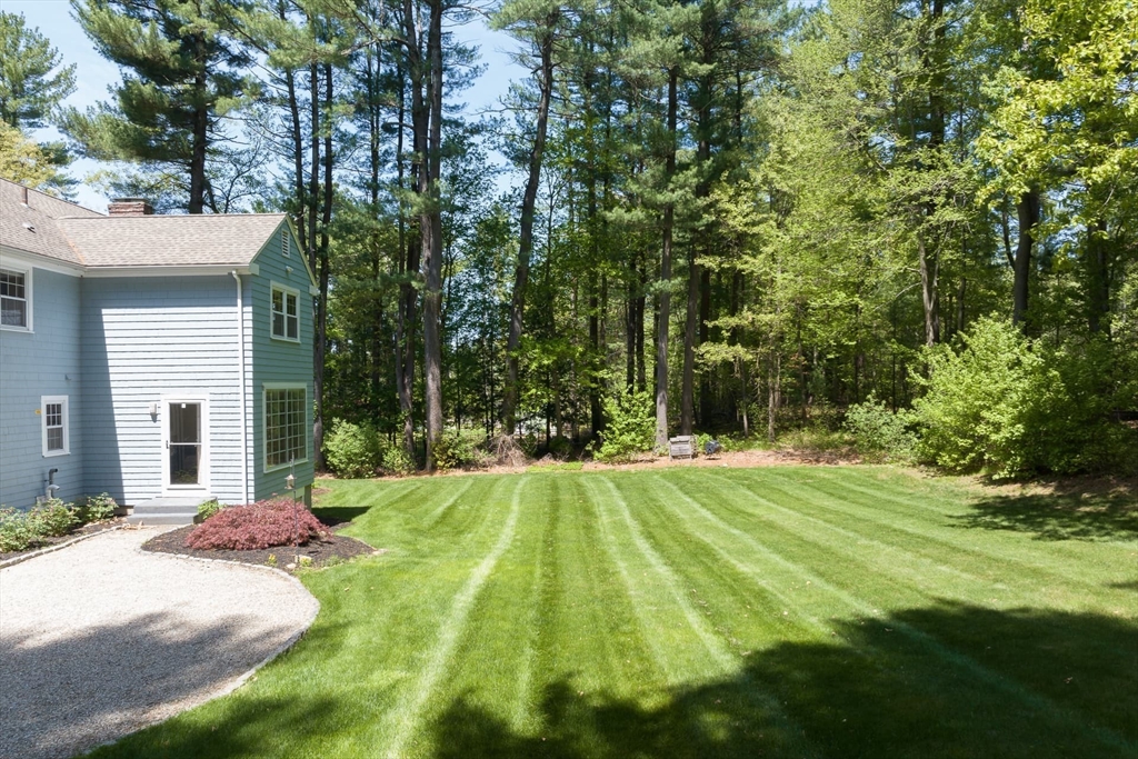 22 Bradford Rd, Weston