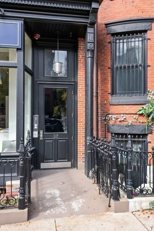 597 Tremont St, South End