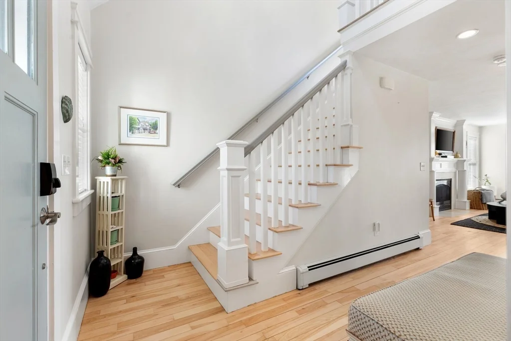 110 Clamshell Cove Rd, Cotuit