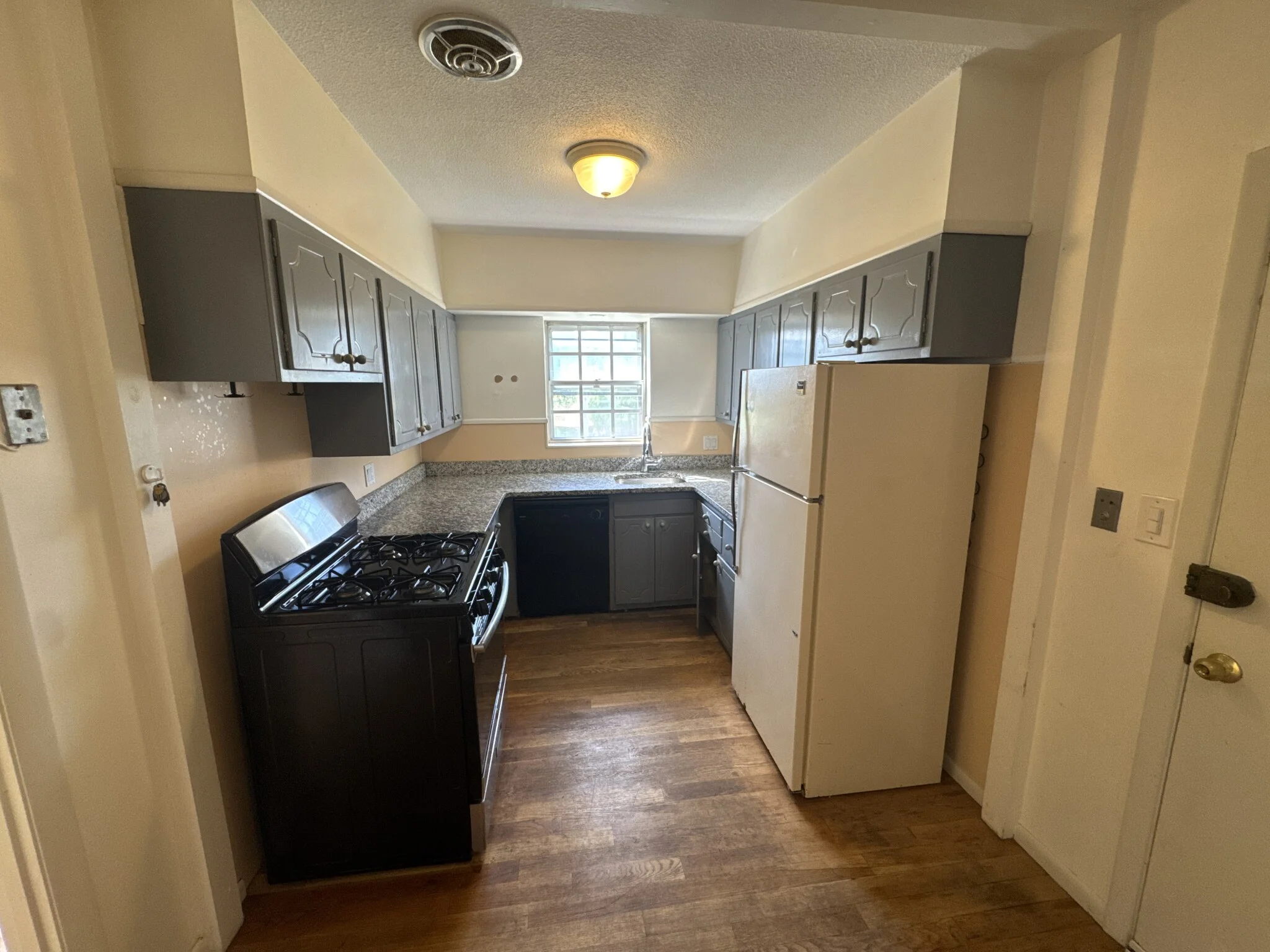 186 Lake Shore Rd, Brighton