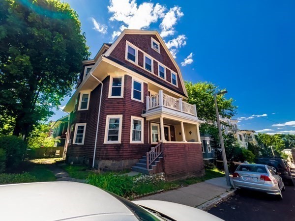 8 Parkton Rd, Jamaica Plain