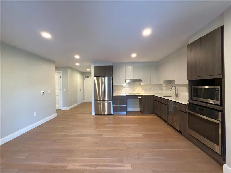 9 Central St, Spring Hill