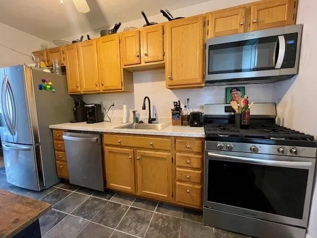 125 Farragut Rd, South Boston