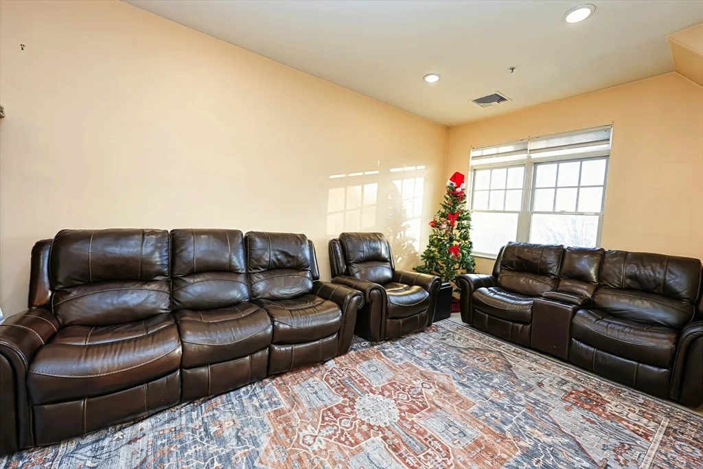 614 Pond St, Braintree