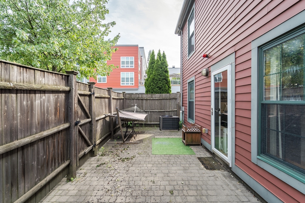 210 Broadway, Everett