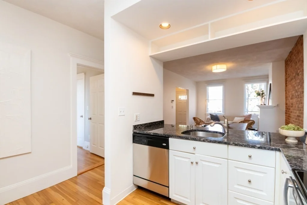 298A Bunker Hill St, Charlestown