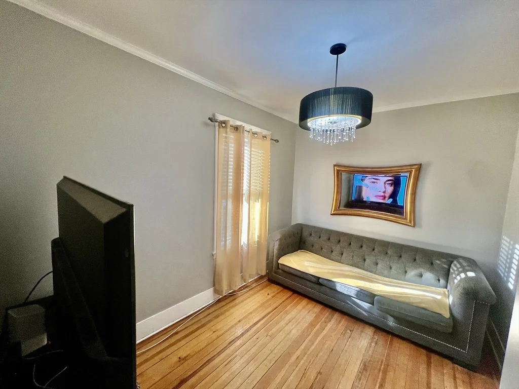 41 Pearl St, Everett