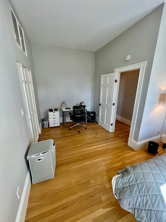 66 Telegraph St, South Boston