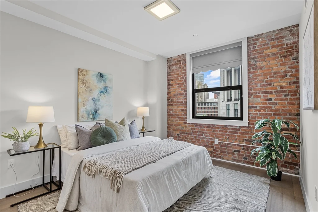 121 Portland, West End