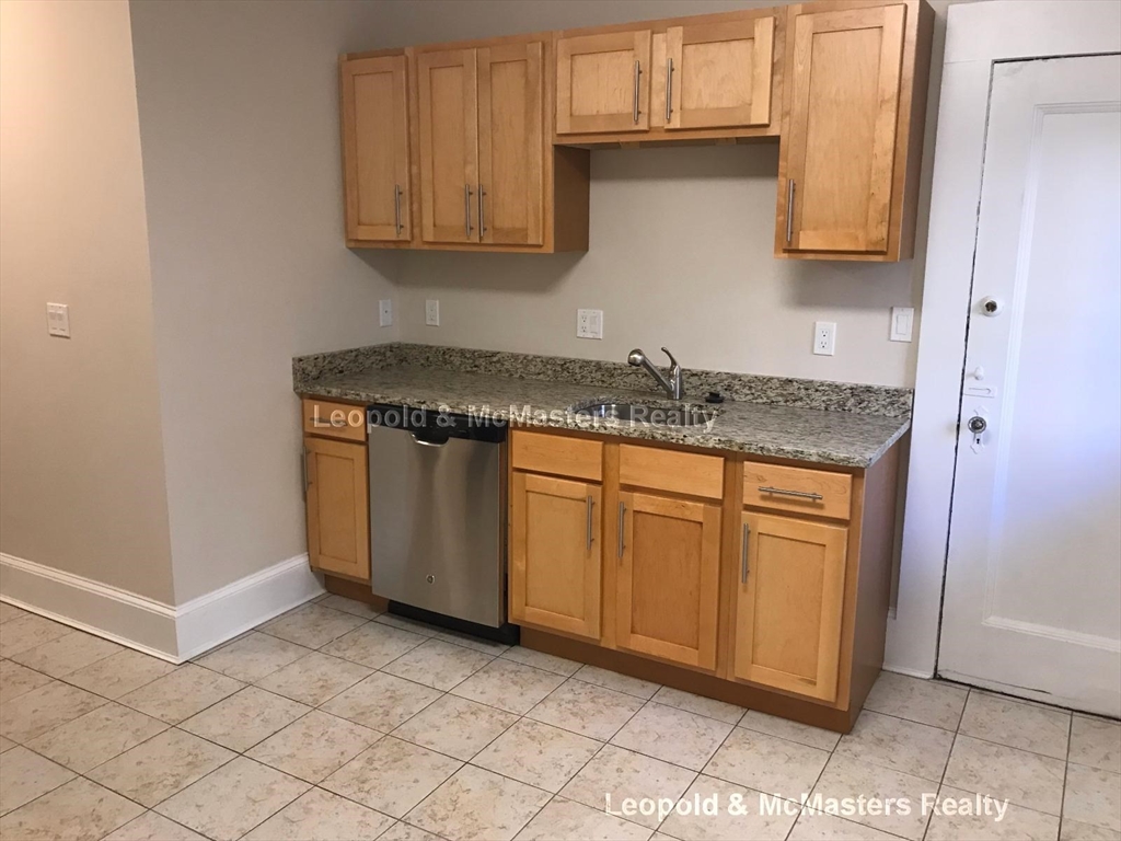 16 Short St, Corey Hill