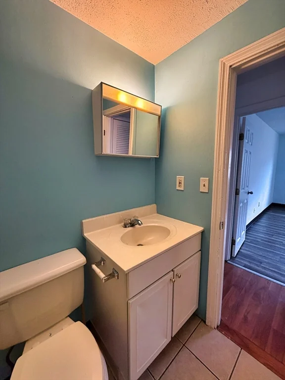 75 Scotch Pond Pl, Quincy