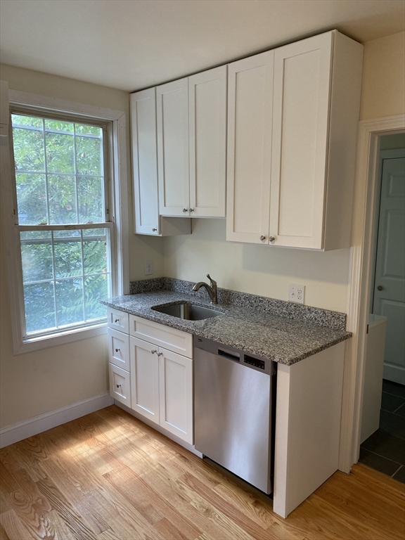 83 Bolton St, South Boston