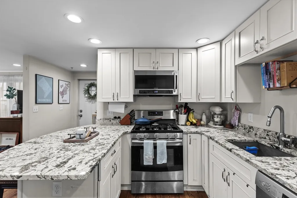 297 D St, South Boston