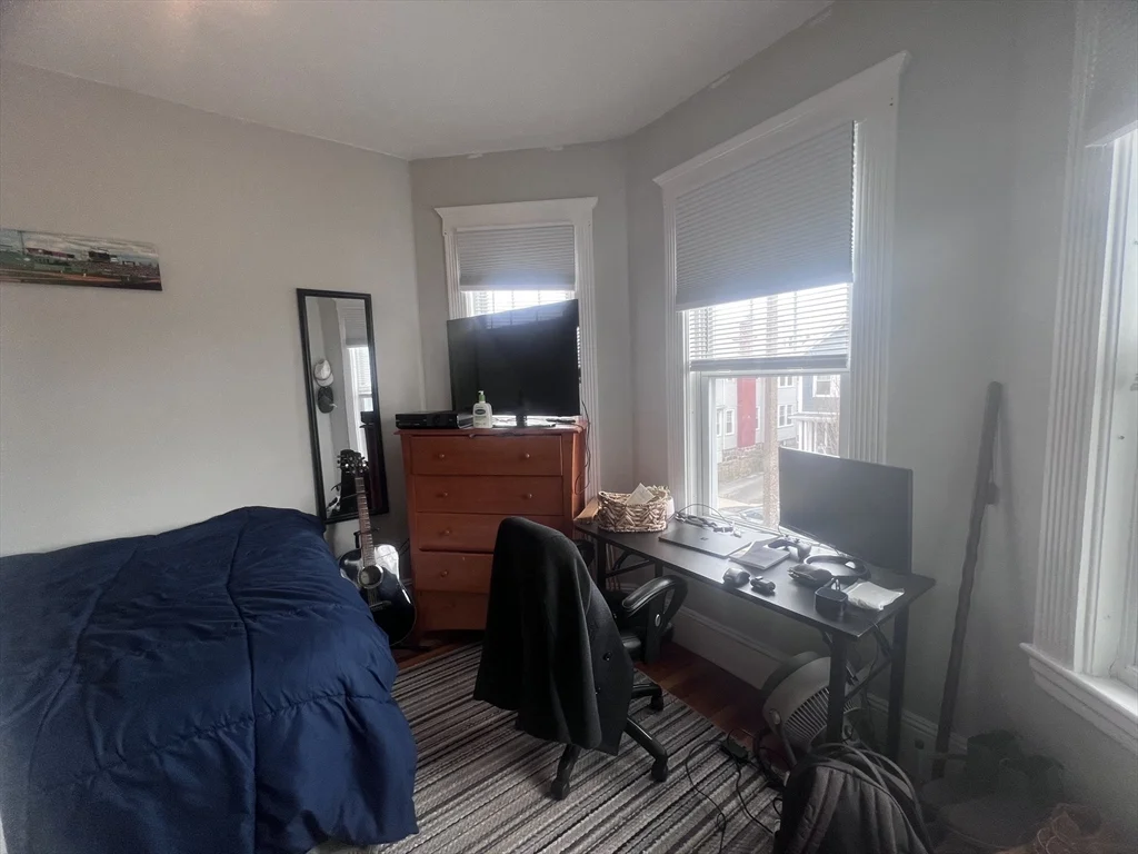 247 L St, South Boston