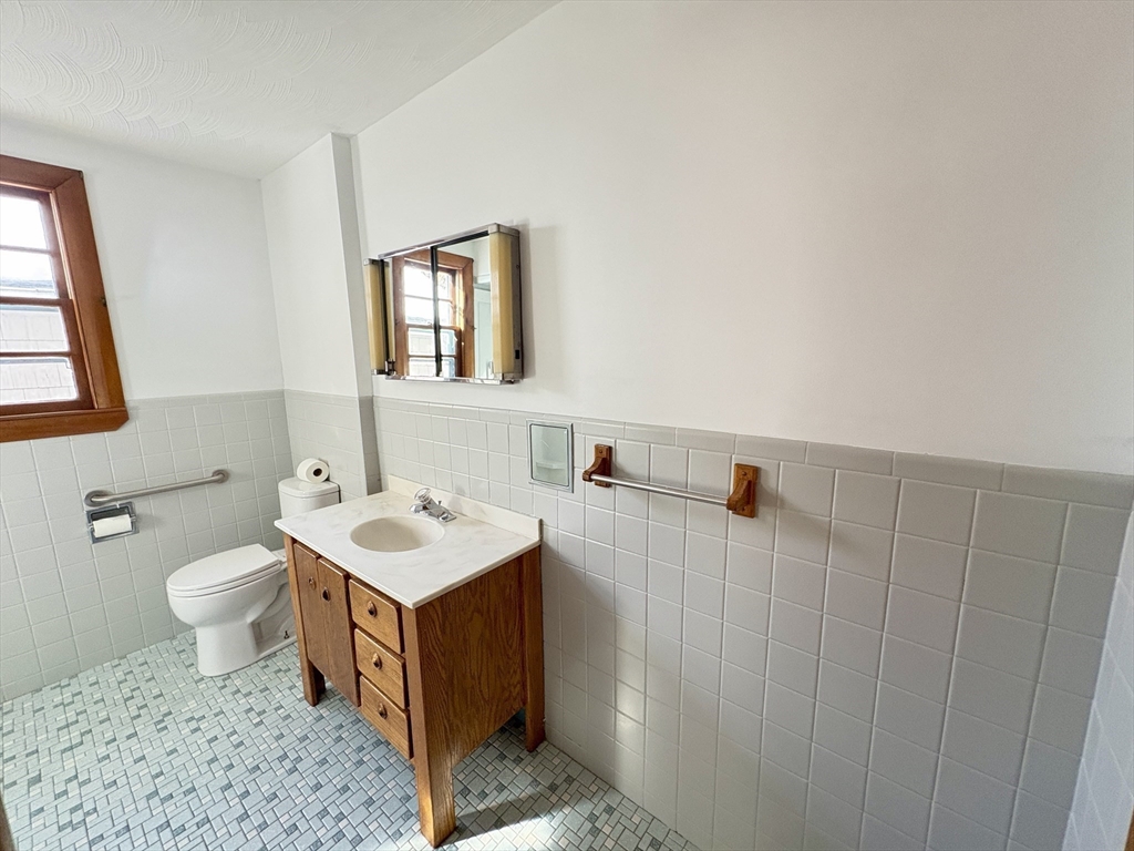 4 Easement Rd, Tewksbury