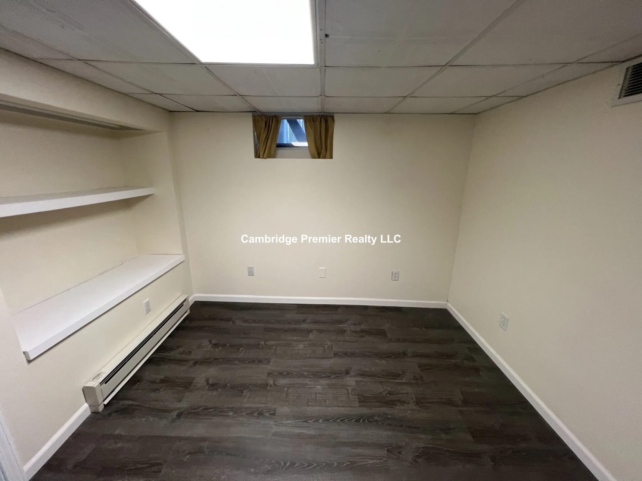 10 Wallace St, Tufts