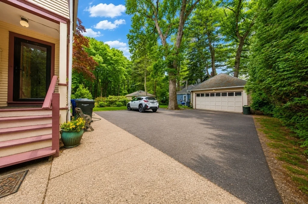 332 Forest Park Ave, Springfield