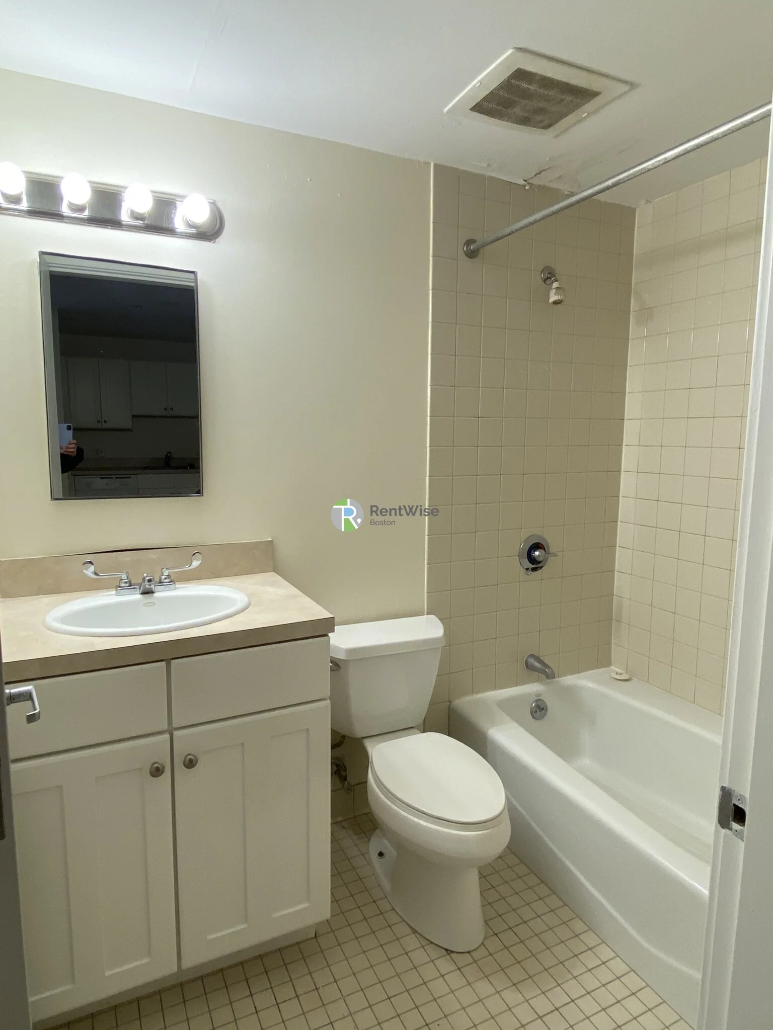 40 Boylston St, Downtown