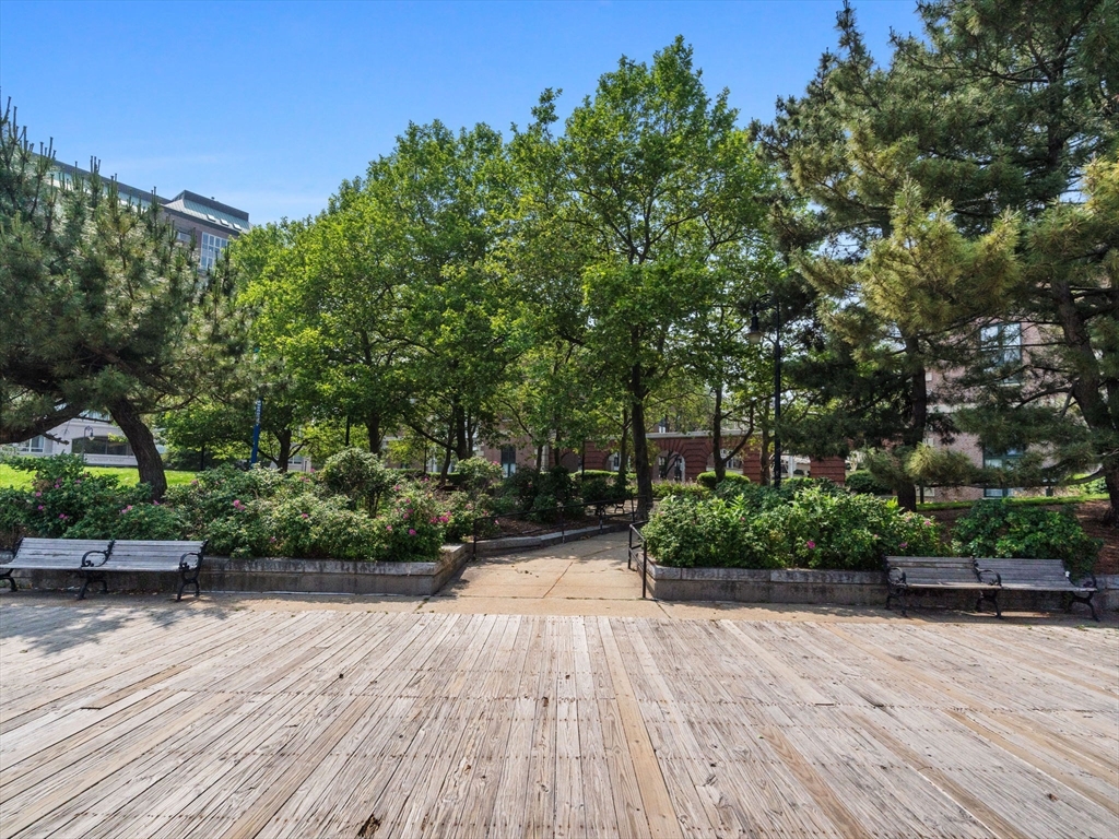 42 8th St, Charlestown