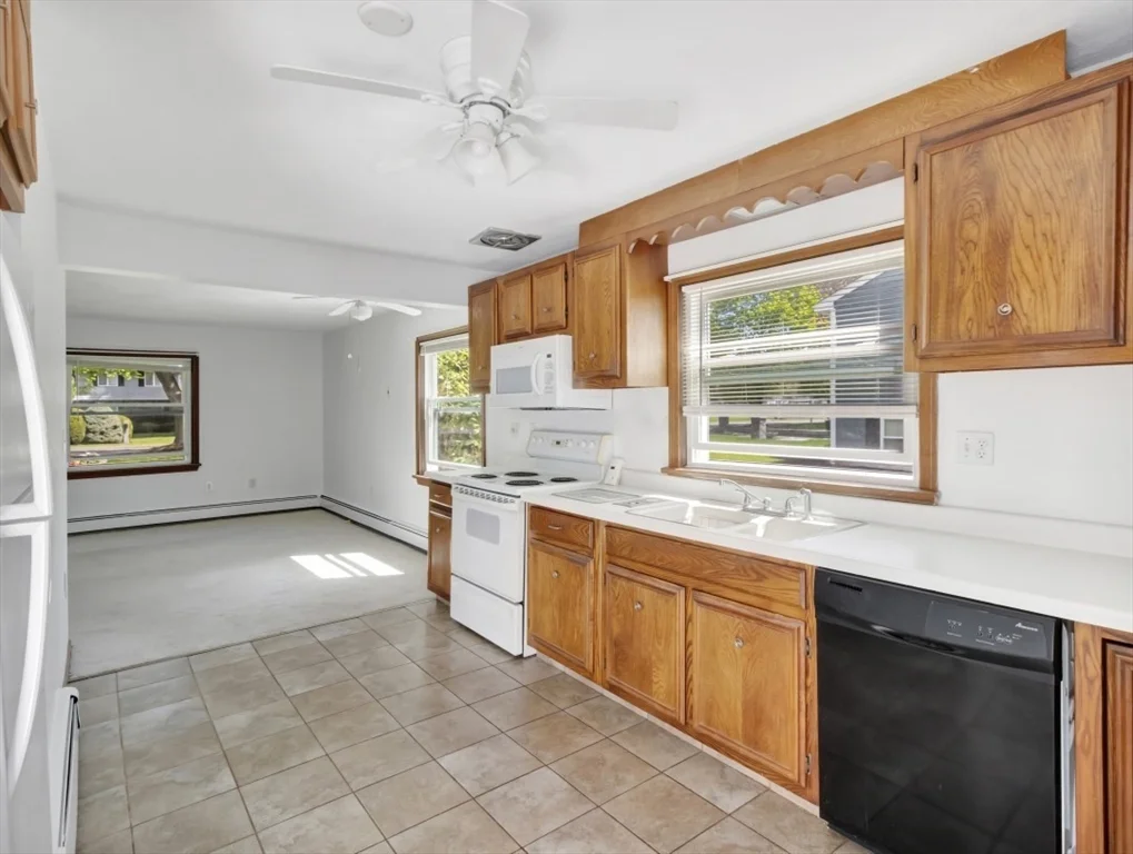 16 Indian Rock Dr, Saugus