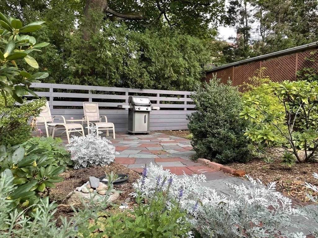 78 Stearns Rd, Longwood