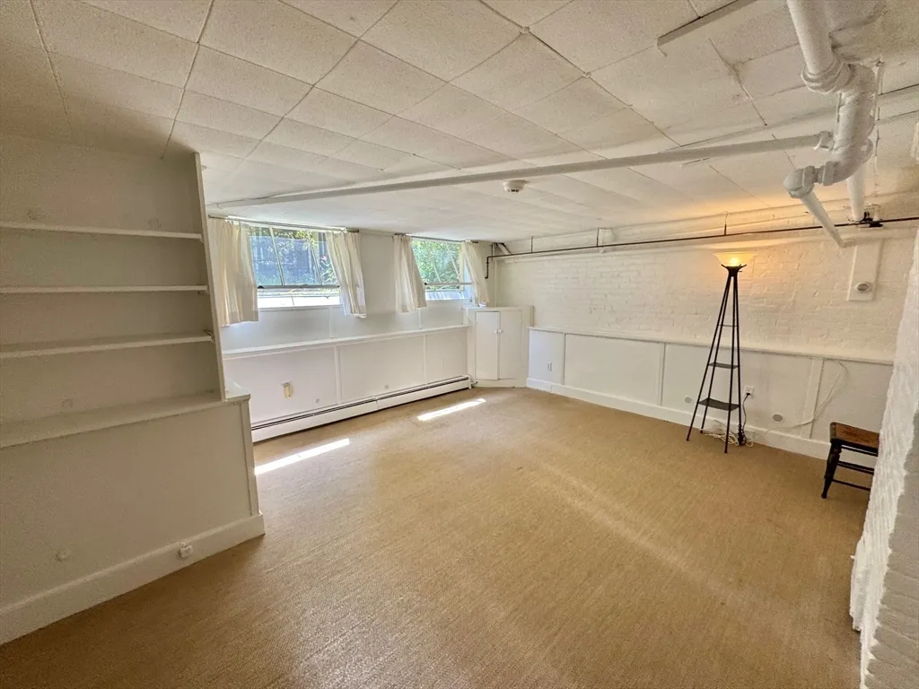 12 Humboldt St, Neighborhood Nine