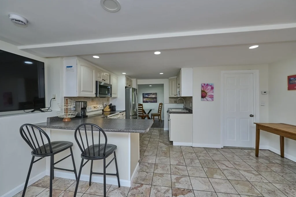 37 Locust St, Burlington