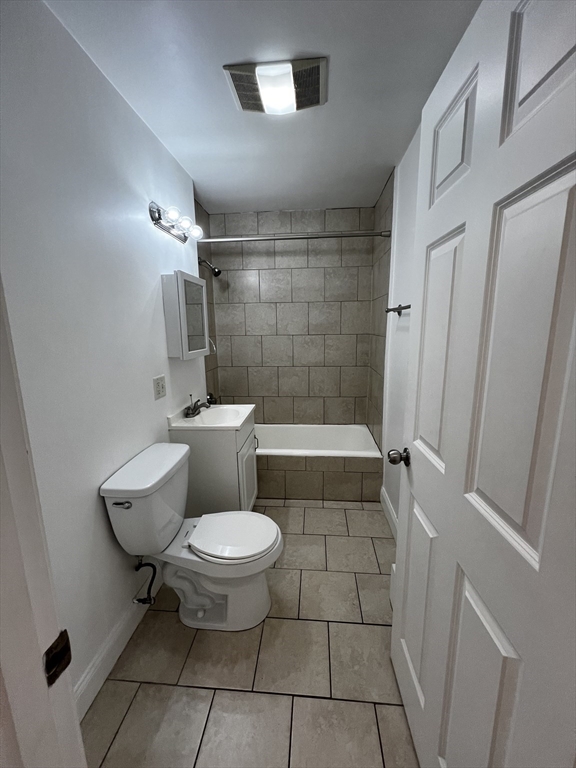 10 Yeamans St, Revere