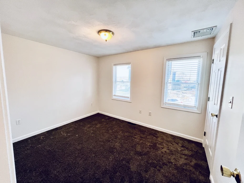 118 Wyoming Ave, Oak Grove