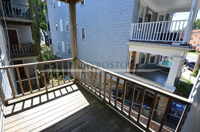 2 bed, 1 bath apartment for rent at 56 Montfern Ave Unit 1, Brighton — photo 5 of 5