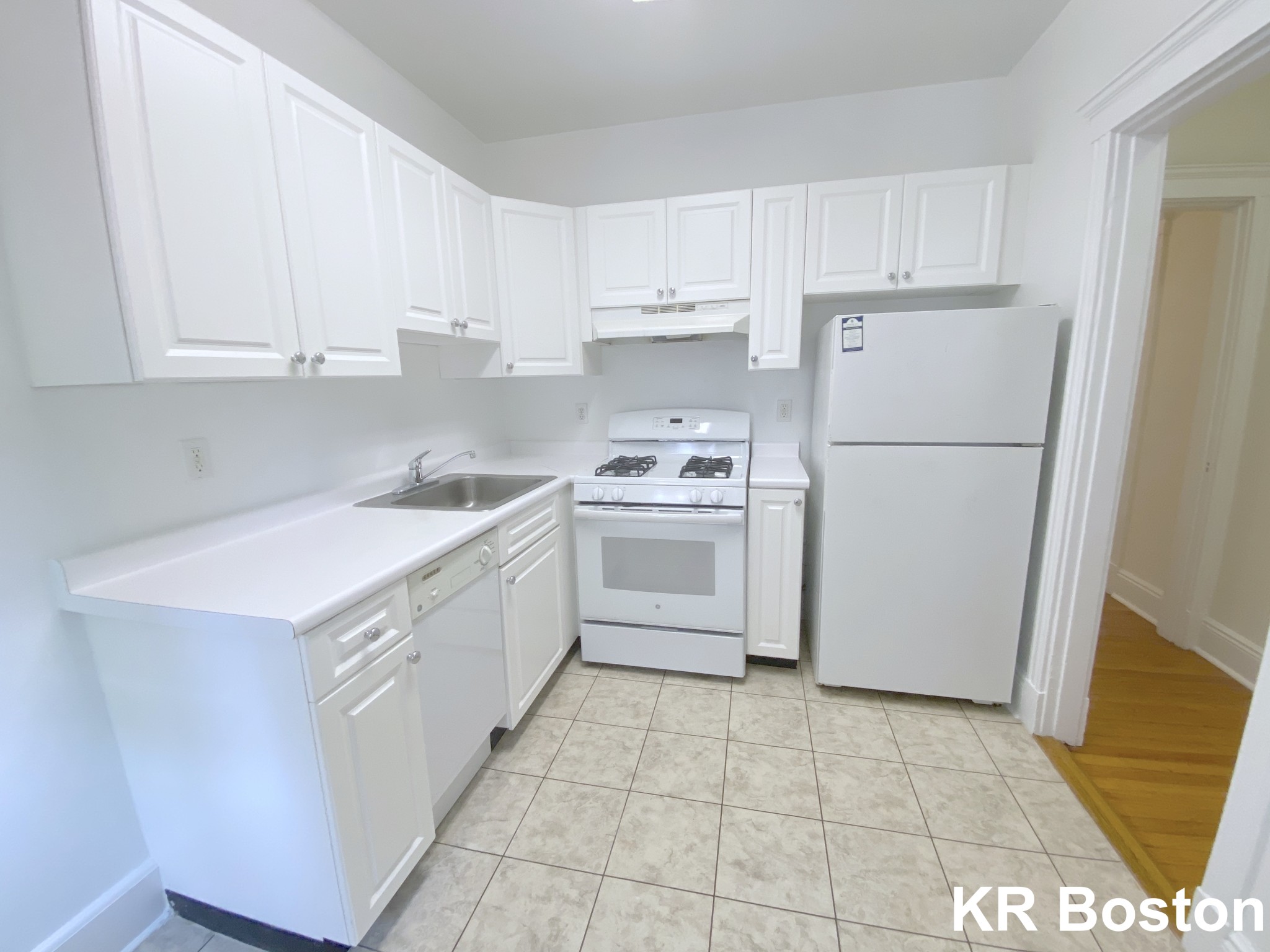 1 bed, 1 bath apartment for rent at 56 Selkirk Rd Unit 4, Brighton