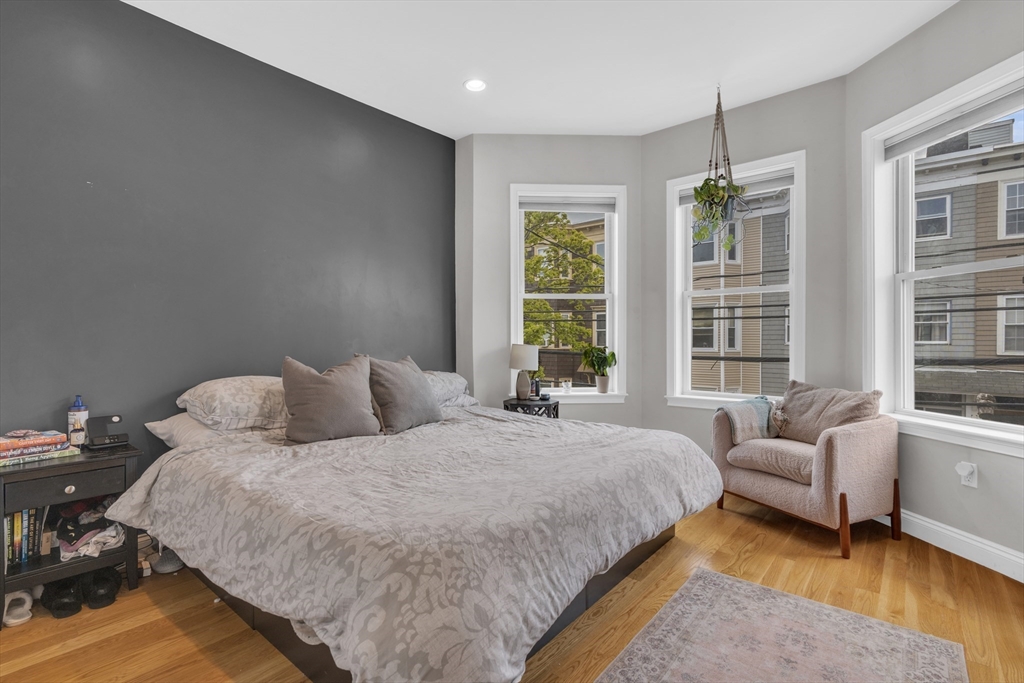 242 W 5th St, South Boston