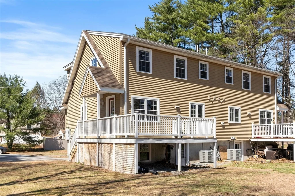27 Pine St, Pepperell