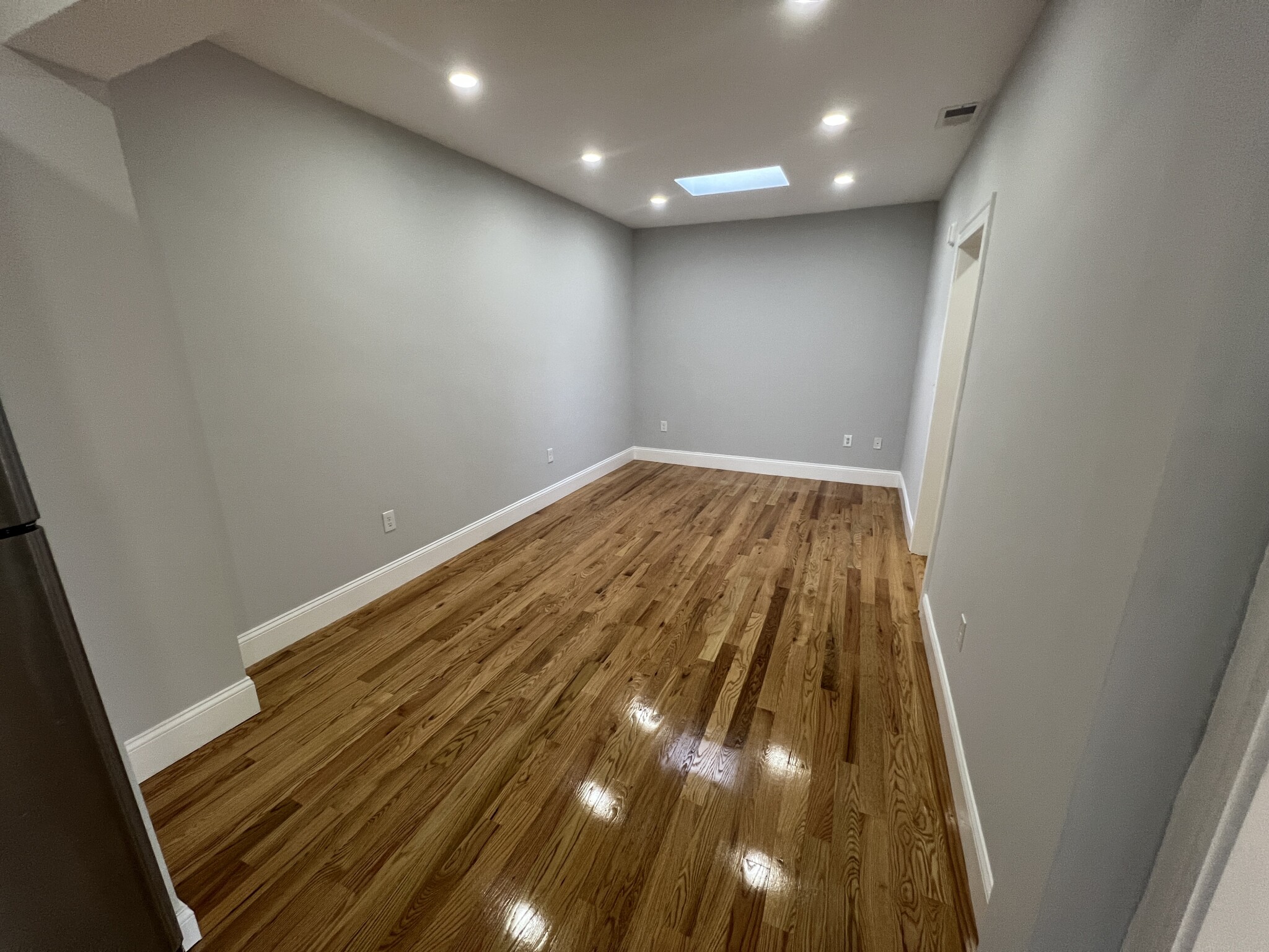 372 Oxford St, Ward Two