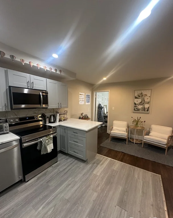 847 Beacon St, Fenway
