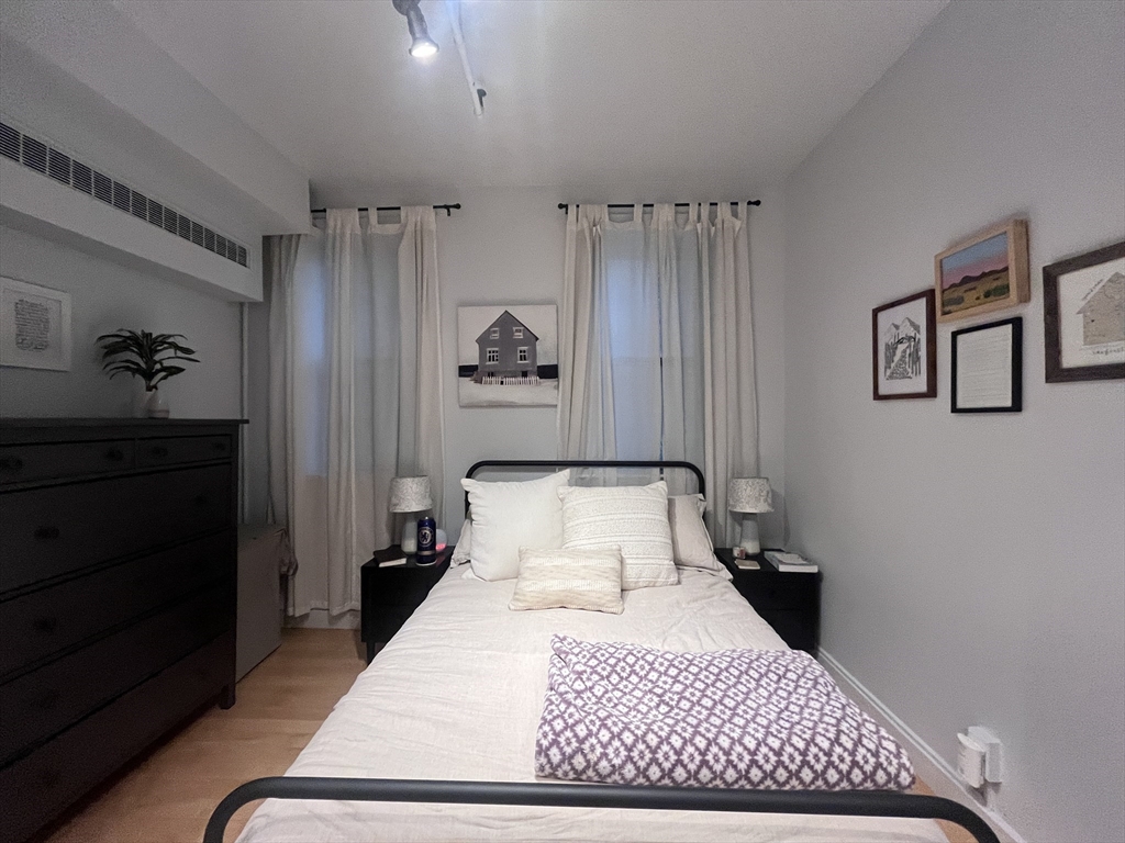 1662 Commonwealth Ave, Brighton