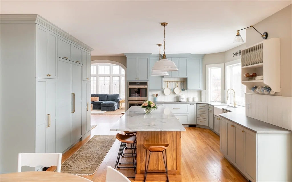 63 Skyfields Dr, Groton