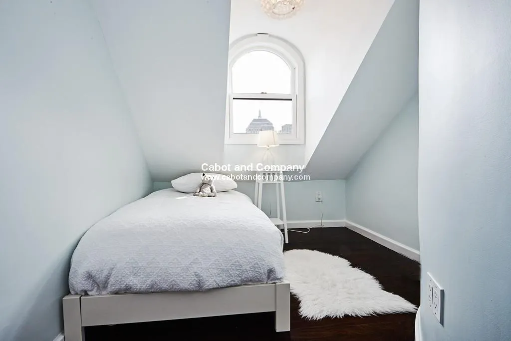 124 Beacon St, Back Bay